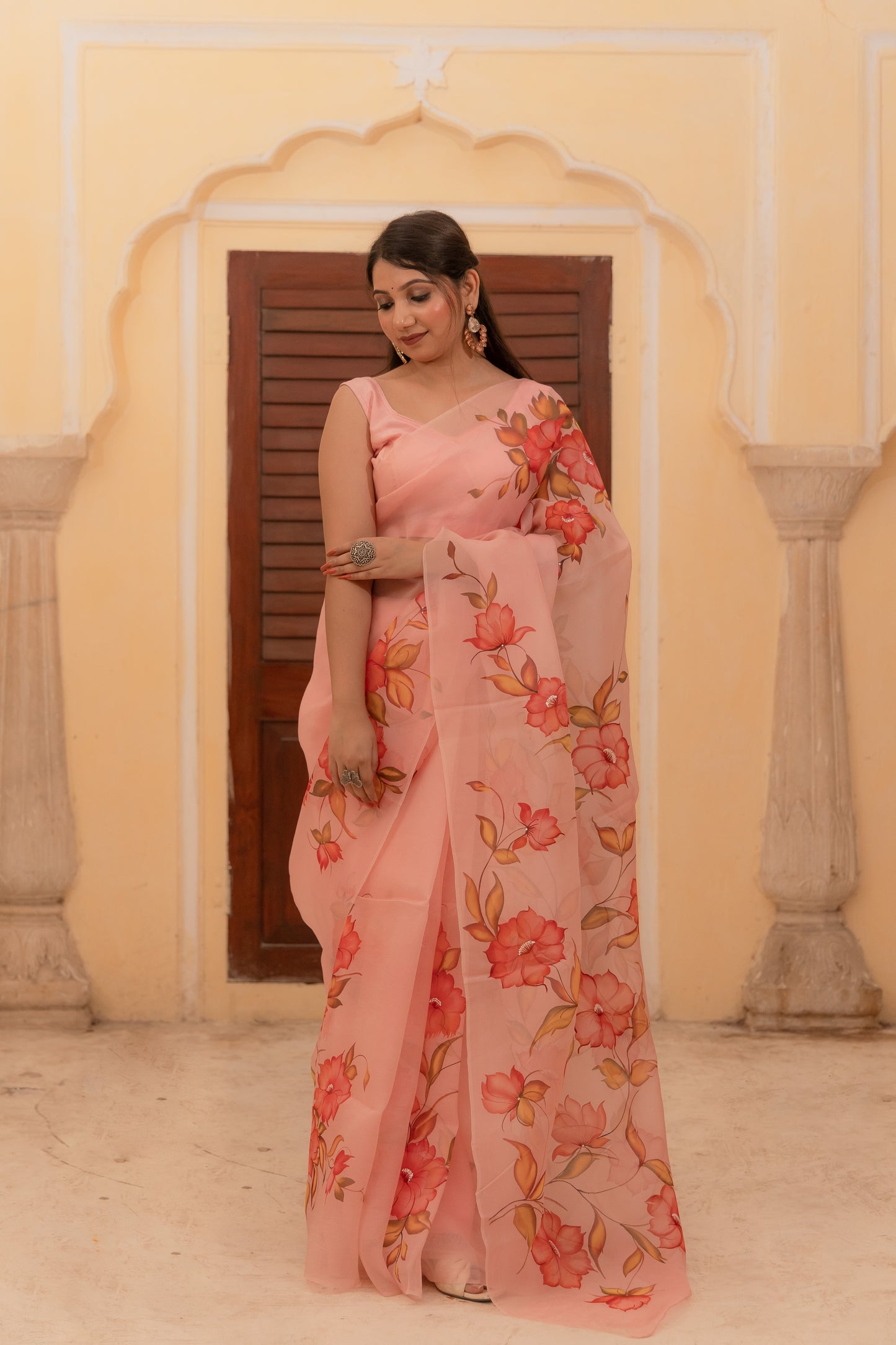 Artistry in silk—celebrating nature's finest 🌿🌸