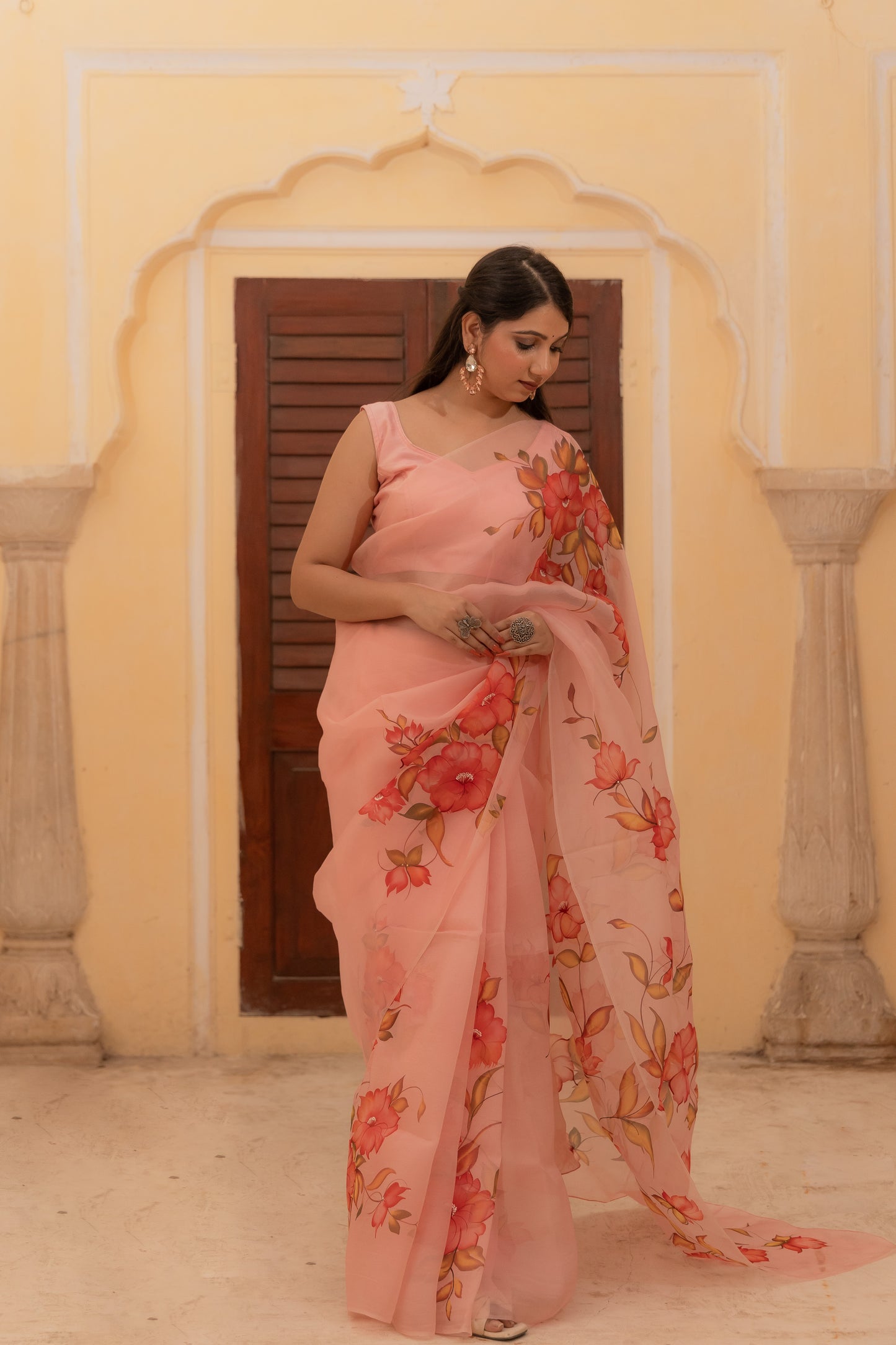 Artistry in silk—celebrating nature's finest 🌿🌸