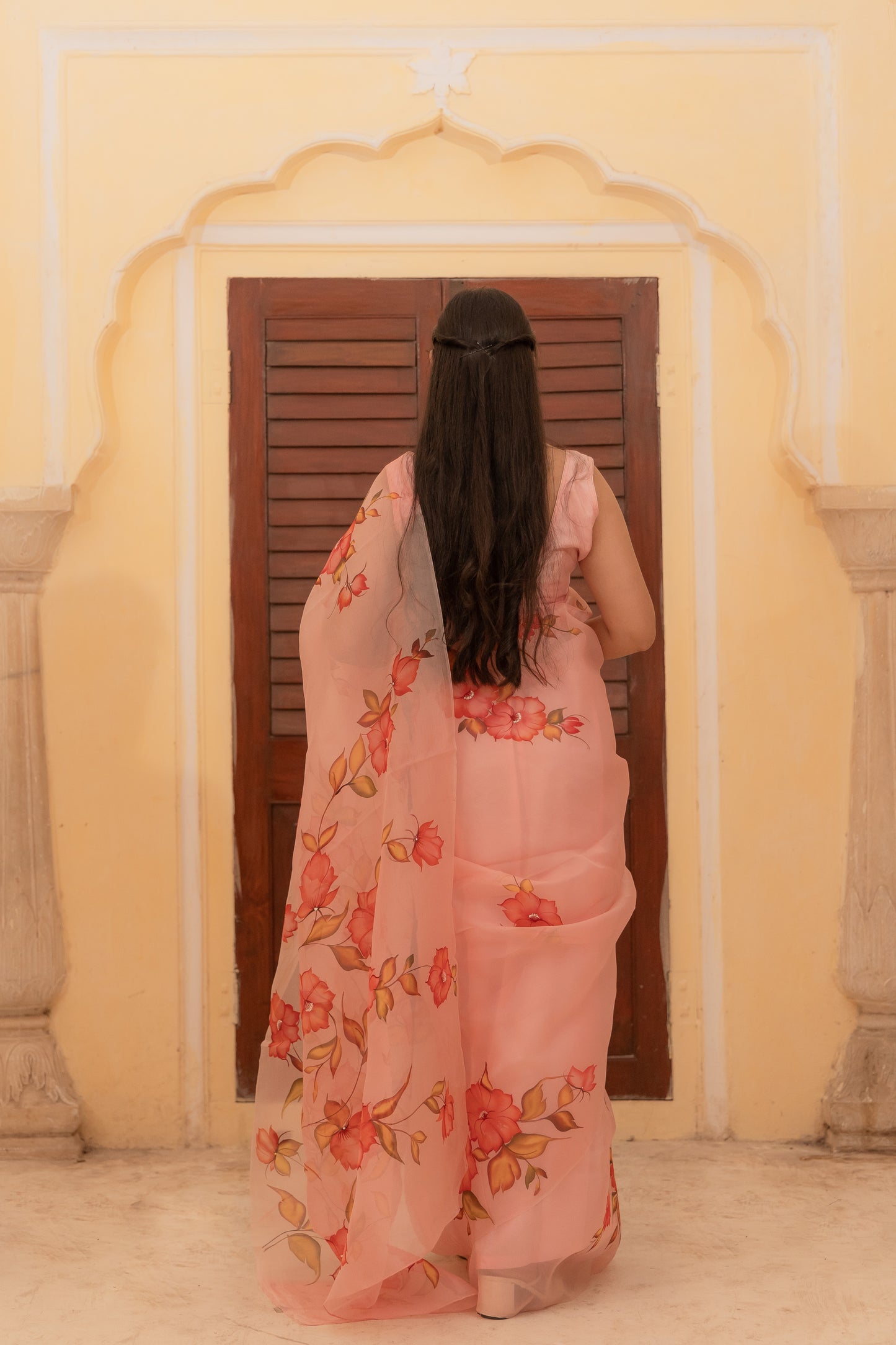 Artistry in silk—celebrating nature's finest 🌿🌸