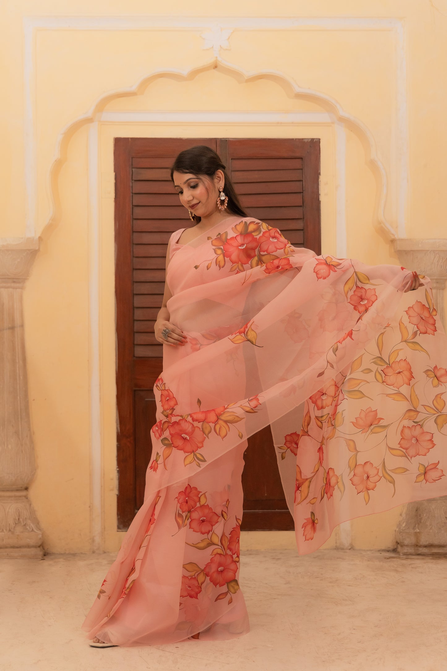 Artistry in silk—celebrating nature's finest 🌿🌸