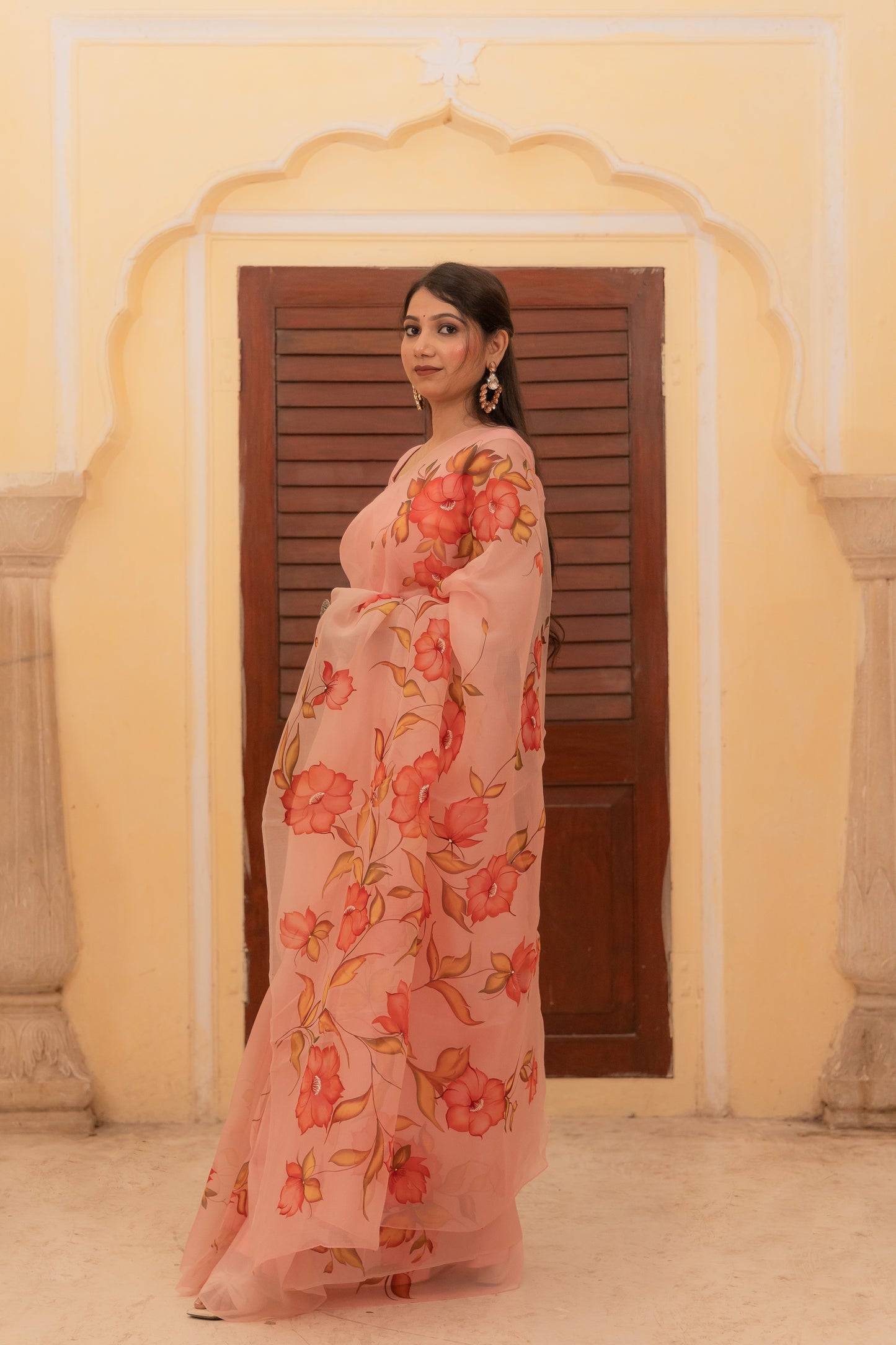 Artistry in silk—celebrating nature's finest 🌿🌸