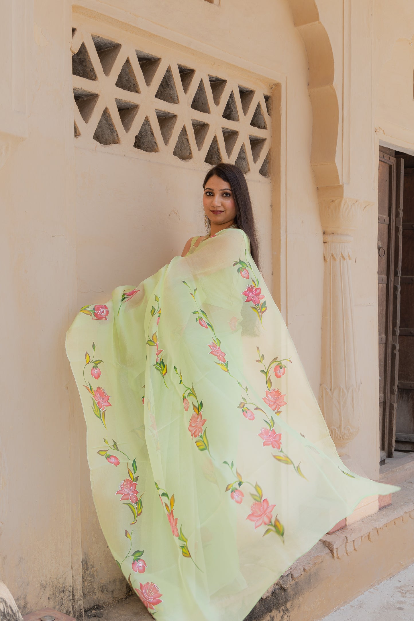 A canvas of silk, adorned with nature’s palette. 🌼
