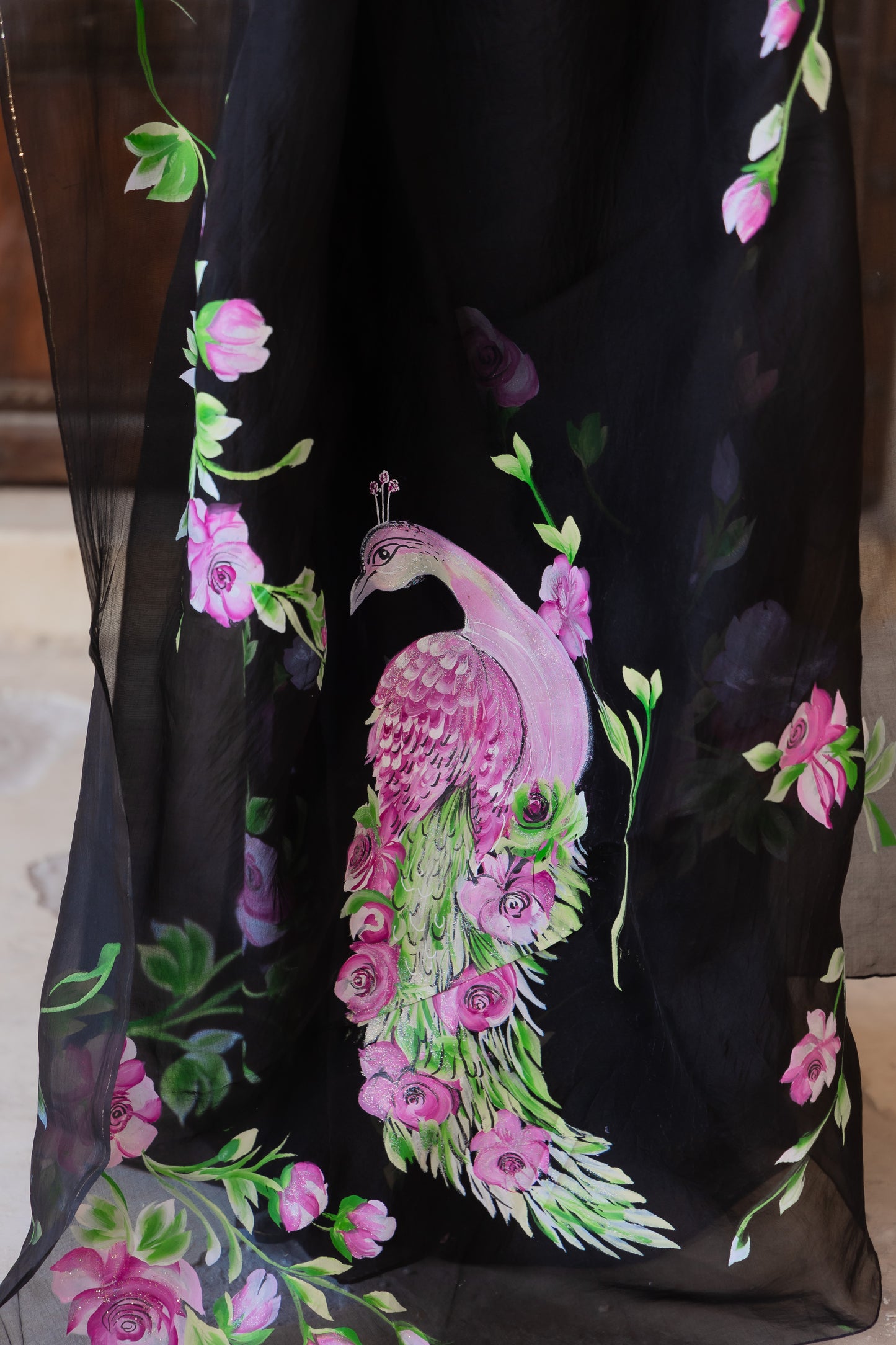 Bold and beautiful in blooms and black. 🌸🖤