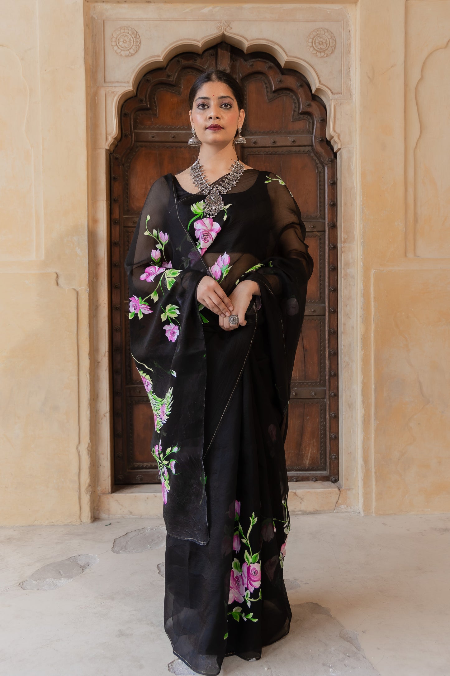 Bold and beautiful in blooms and black. 🌸🖤